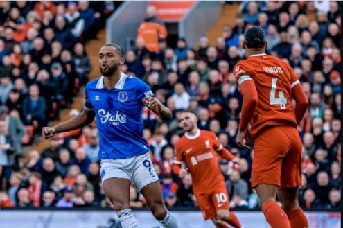 أبرزهم بيكفورد ولوين.. إيفرتون مهدد برحيل 7 لاعبين بعد عقوبة خصم النقاط 